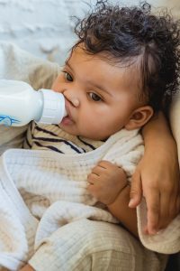 formula feeding for baby